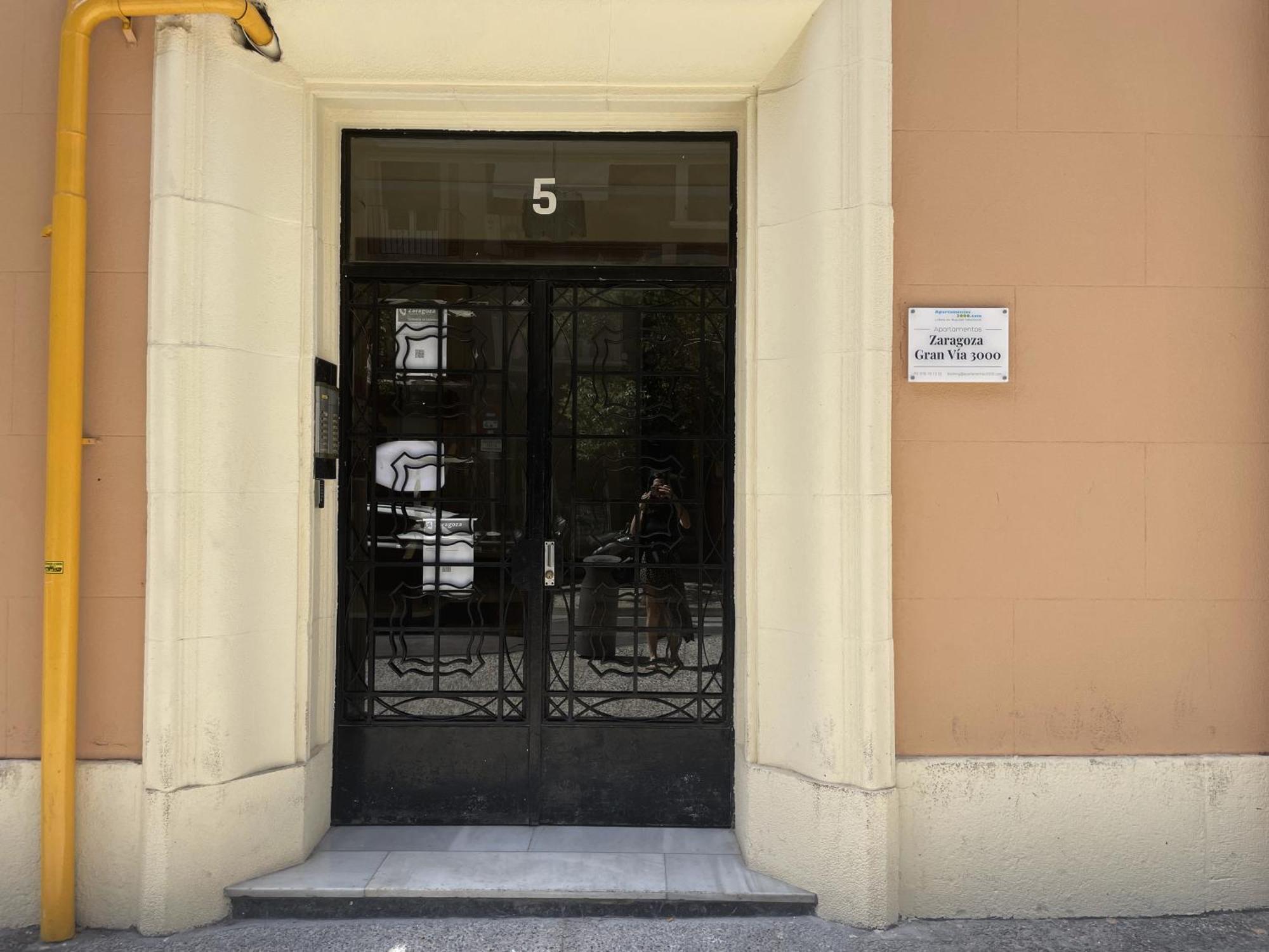 Apartamentos Zaragoza Gran Via 3000 Exterior photo